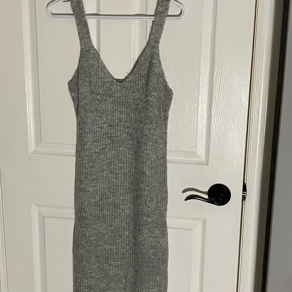 Gorgeous Grey Sweater Dress - Picture 5 of 6